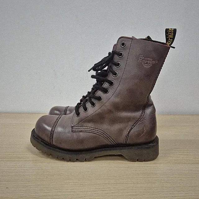 Dr. Martens 2B34 Bex 10 Löcher klobige braune hohe Plateau-Stiefeletten Größe UK 6