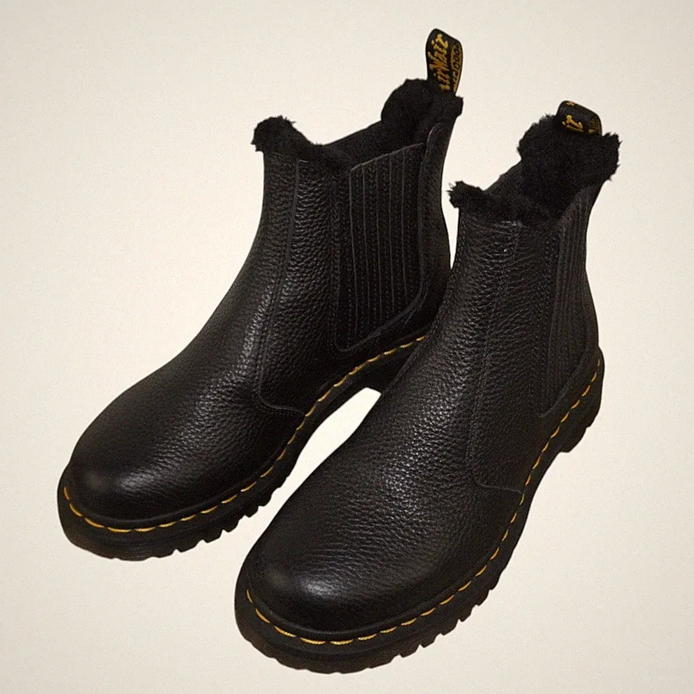 Dr Martens 41 Damen 2976 Leonore II Chelsea Boots Winter Fell Schwarz Leder