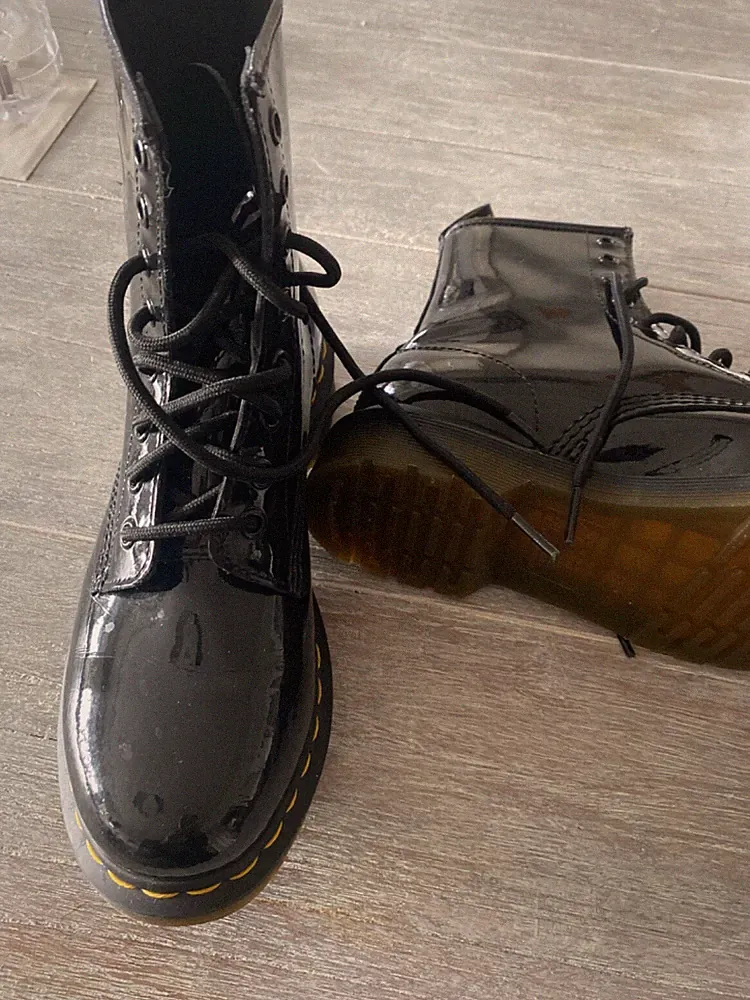 Dr. martens Boots Schnürboots Stiefel Lackleder schwarz Gr. 38