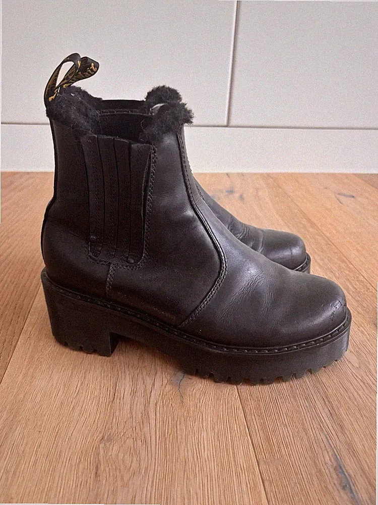 Dr Martens Chelsea Boots Plateau-Sohle Gefüttert 39 Guter Gebrauchter Zustand