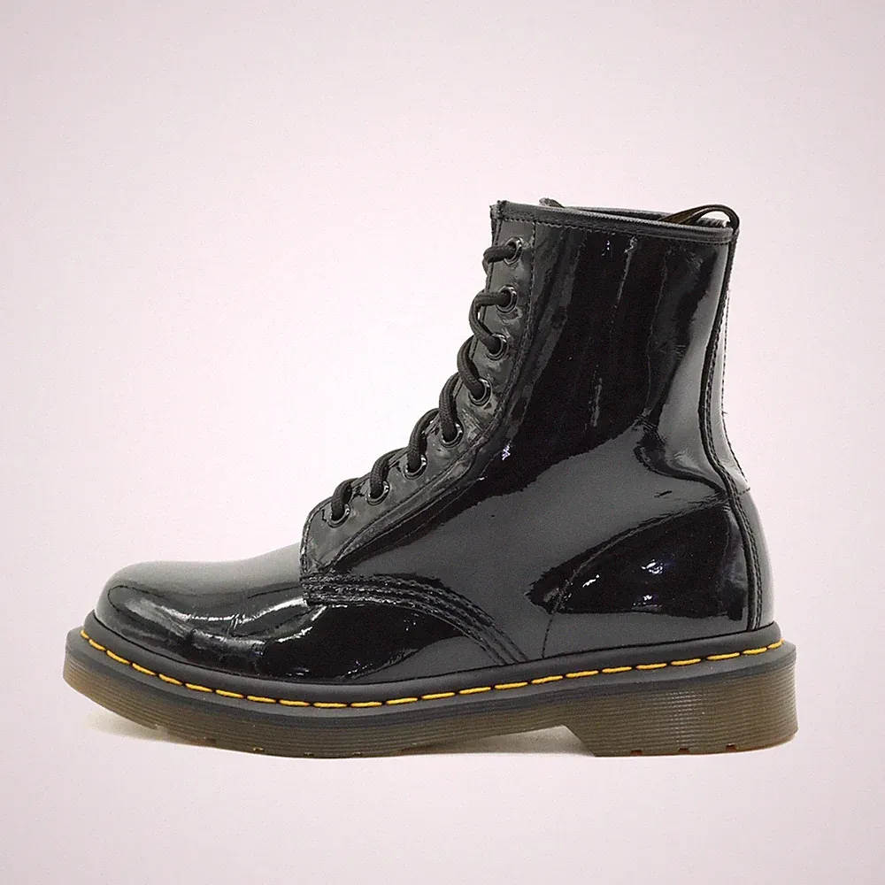 Dr. Martens Damen 1460 W Stiefel Schwarz Lackleder Langlebig Schnürstiefel EU 38