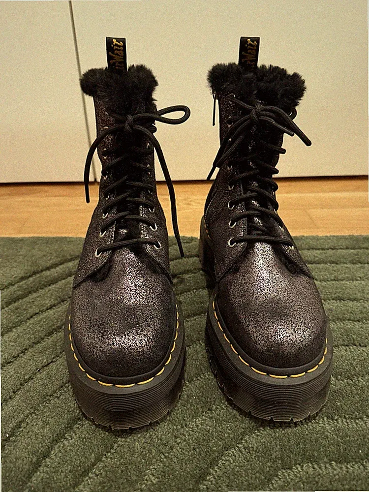 Kunstpelz Glitzerstiefel