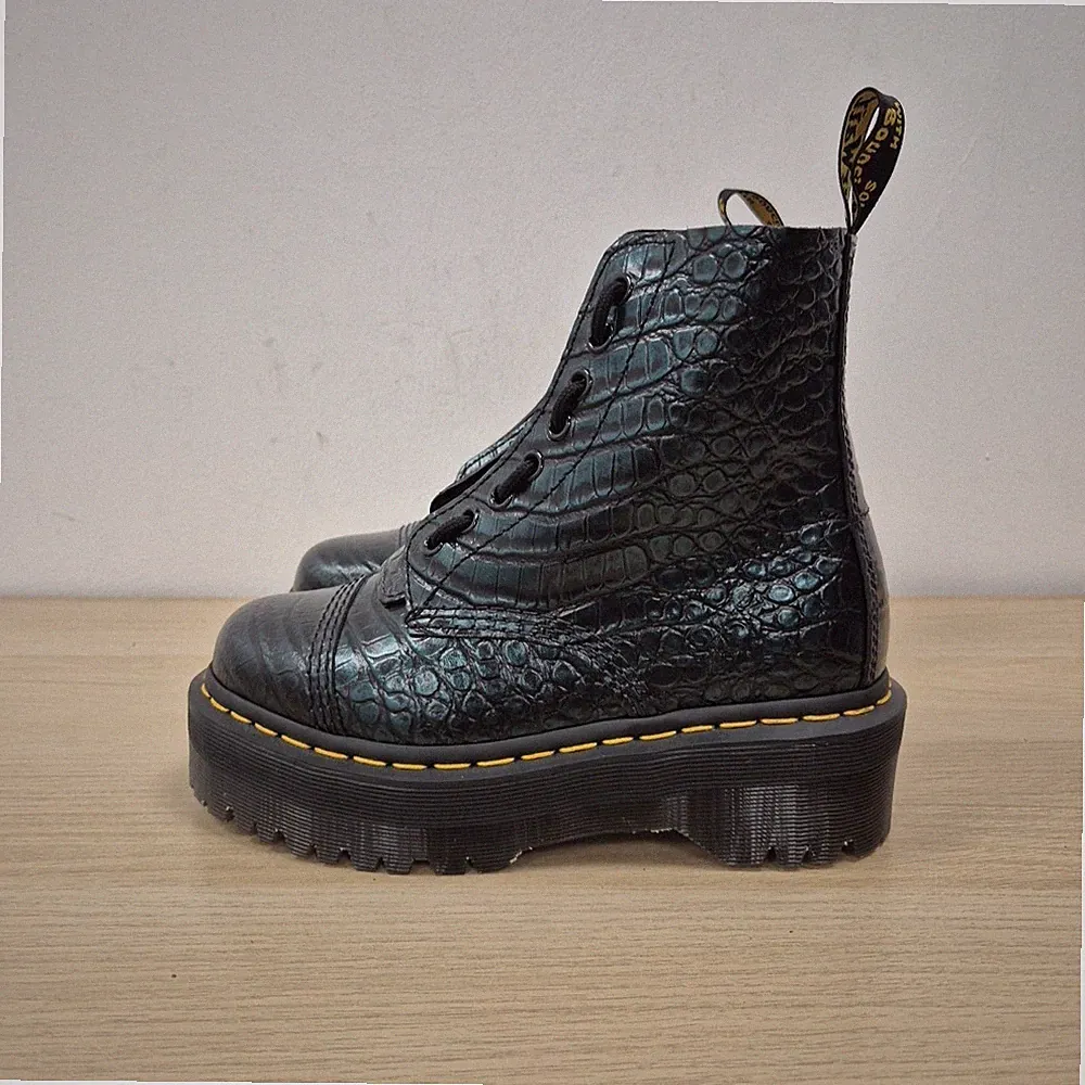 Dr Martens Sinclair Gunmetal Croc Embossed Platform Leather Chunky Boots Uk 4