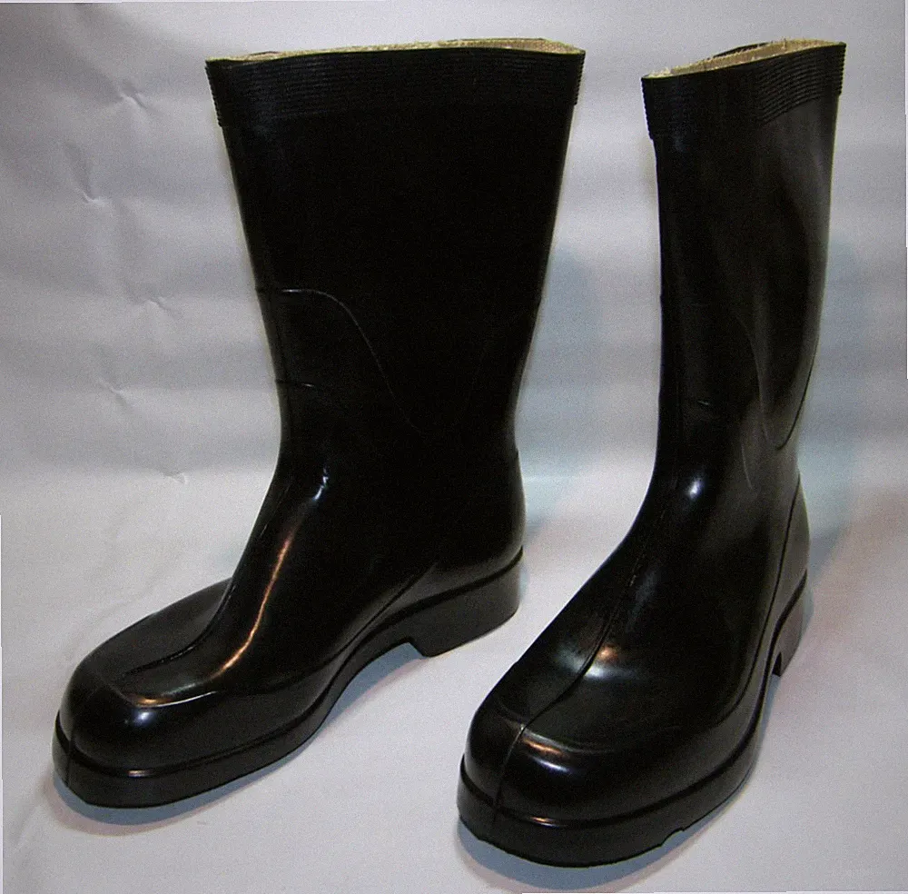 ELBIT ROBUSTE GUMMISTIEFEL GEFÜTTERT MIT PROFILSOHLE Gr 40, 41 NEU
