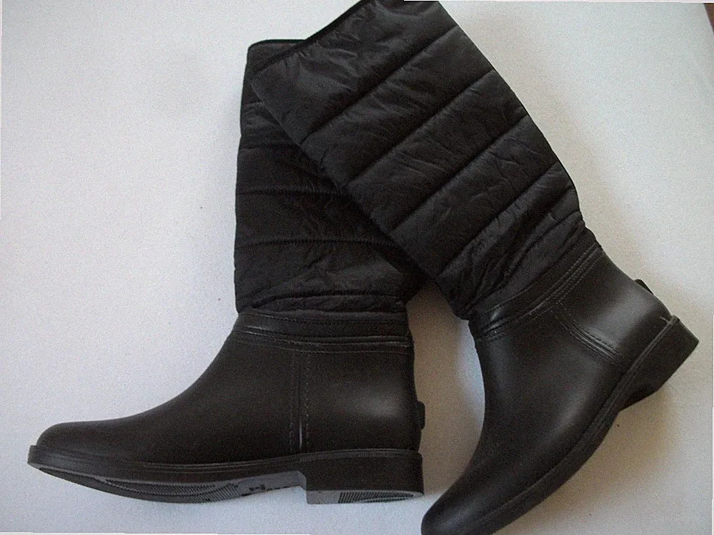 EMPORIO ARMANI- moderne,bequeme,warme Langschaftstiefe Gr. 41 neu