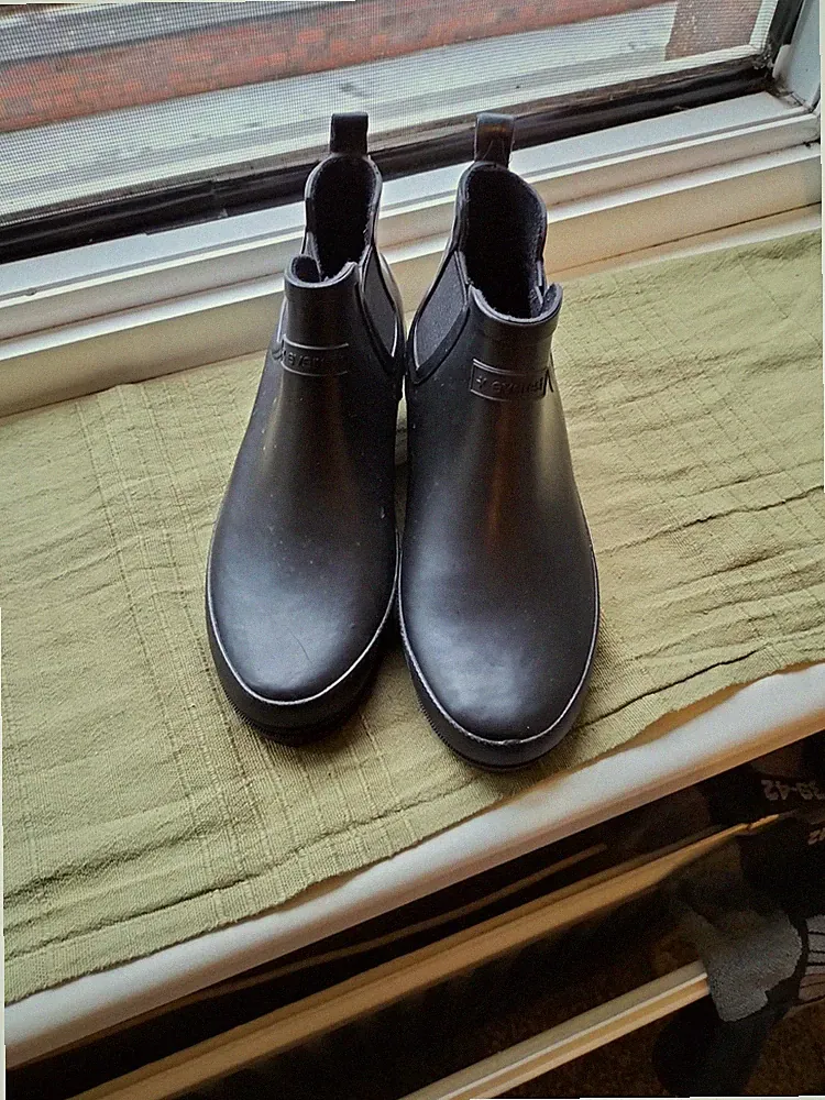 Everest ~ schwarze Gummi Damen Stiefelette 37 mit kleinen Absatz ^^