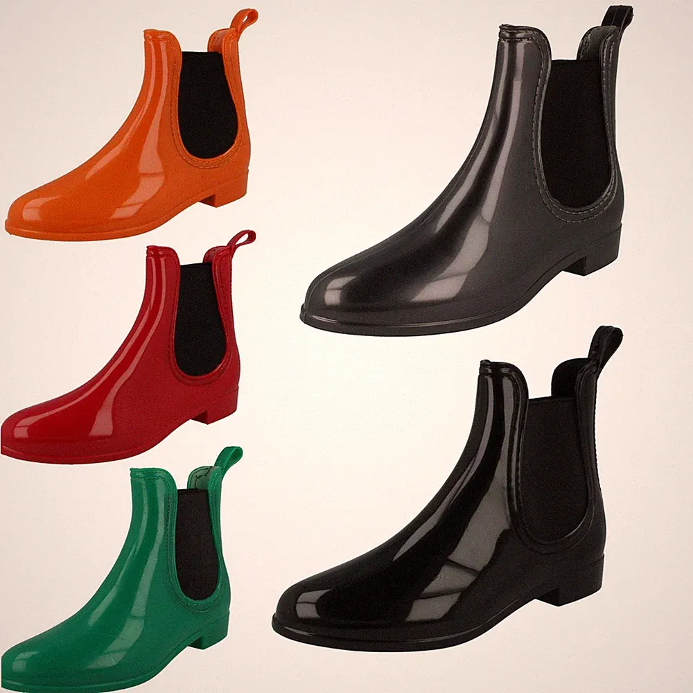 Flache Damen-Stiefeletten mit Spot On "Gummistiefel"