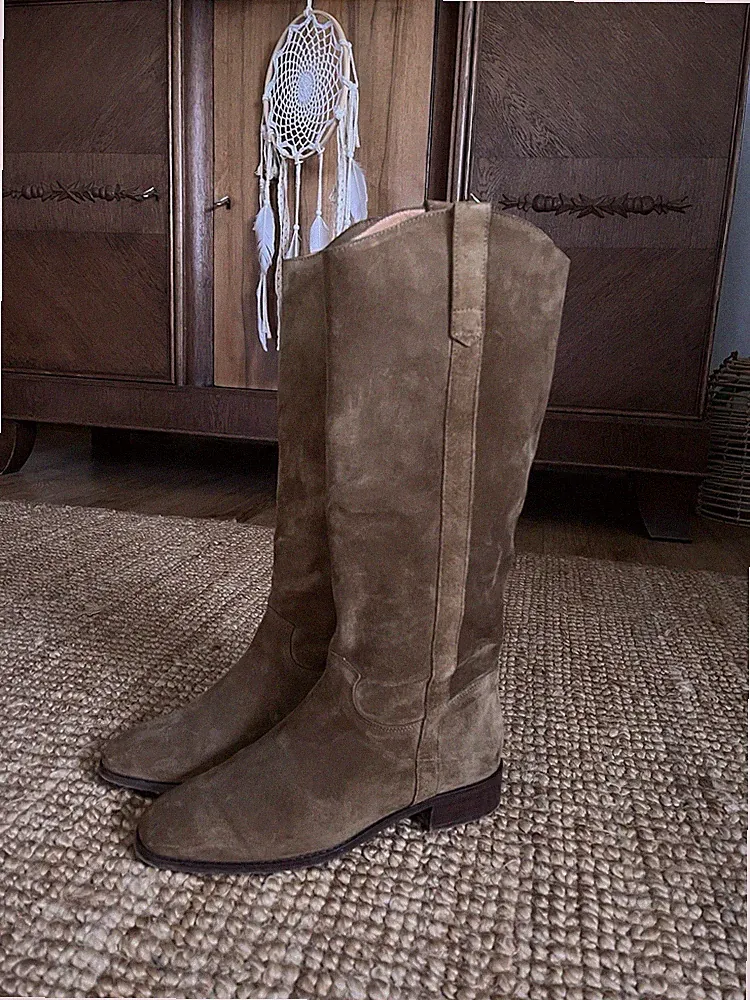 Flache Stiefel Im Reitstil Gabrielle von Sézane Leder Gr. 39 Taupe Braun