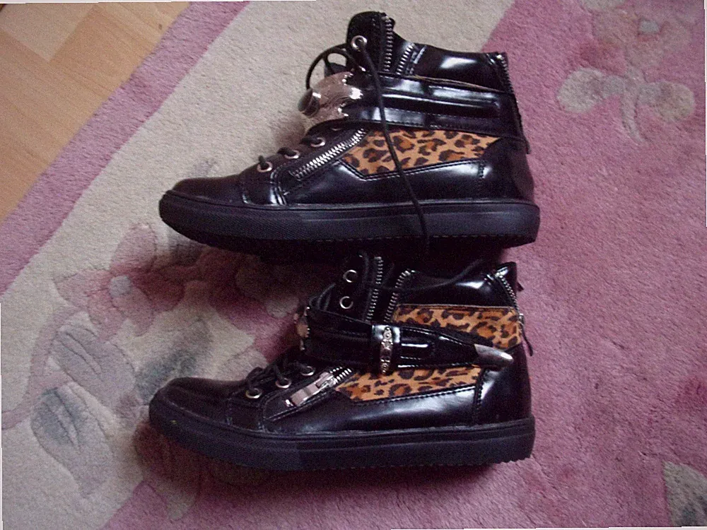 Flippige Biker Boots Stiefeletten Schnürung Metall Schnalle Schwarz Leo Neu 39