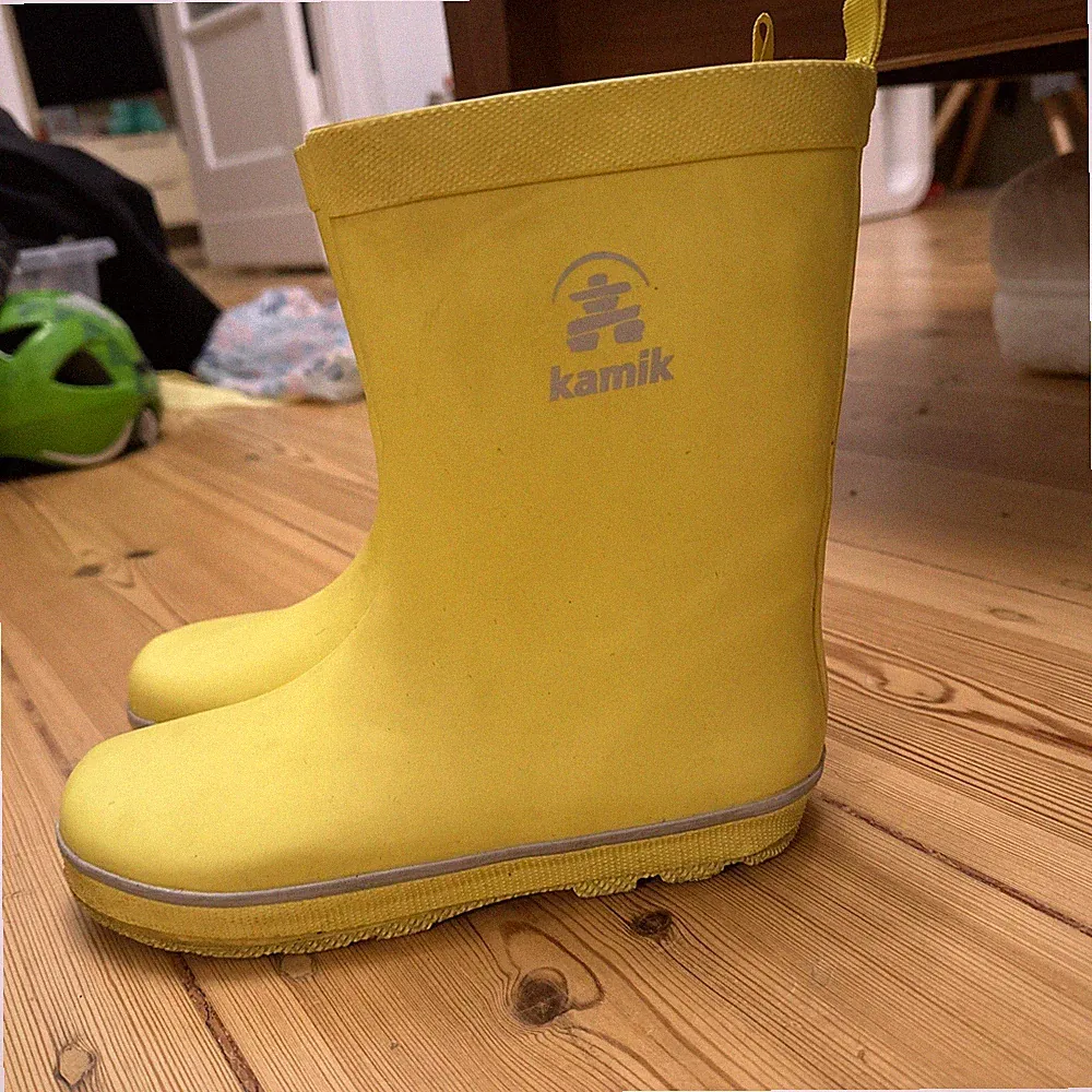 Gelbe Kamik Gummistiefel Splashed, Größe 33-34 🌧️