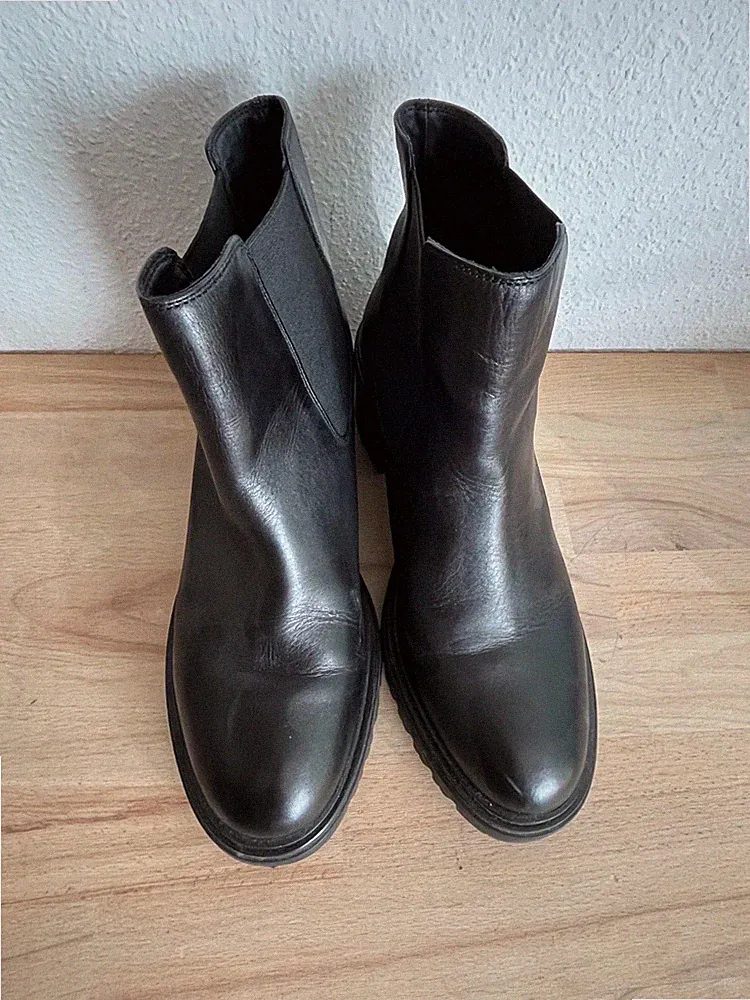 GEOX Leder Stiefel Boots Chelsea Slip-On Profilsohle Schwarz Gr. 40 gepflegt