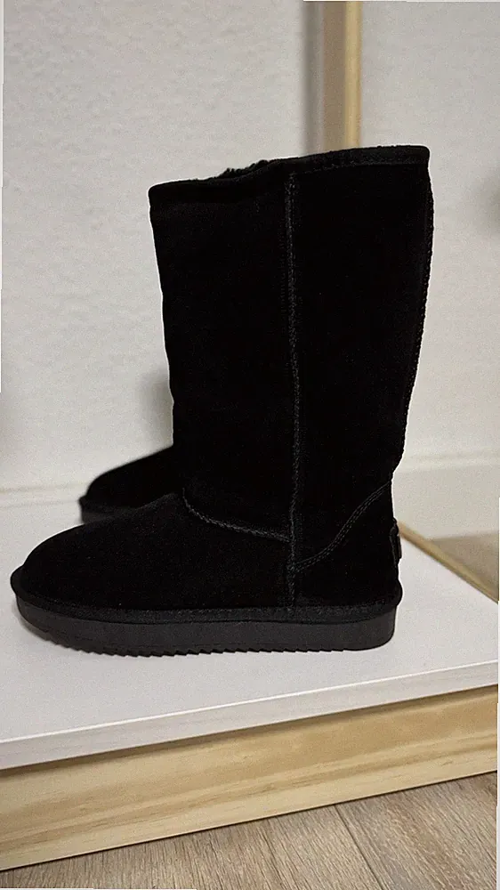 Gratis Versand! Neue Damen Winterstiefel – Schwarz – Wildleder & Kunstfell