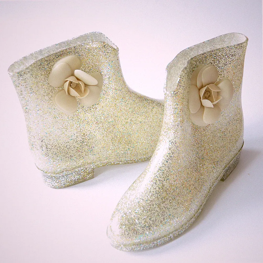35 Glitzerstiefel