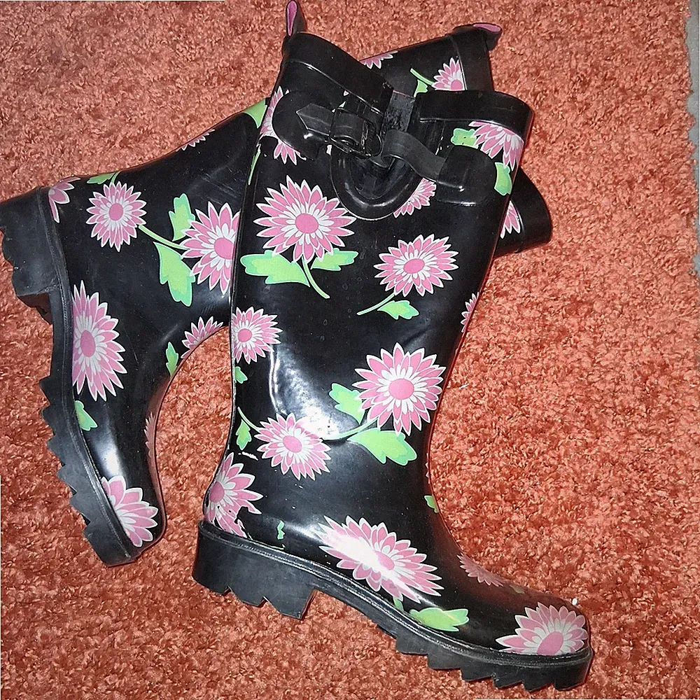 Gummistiefel Gr. 36, Schwarz mit Blumen - Neu & Ungetragen