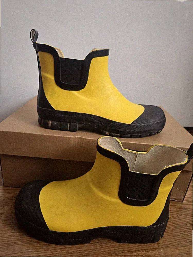 34 Gummistiefel