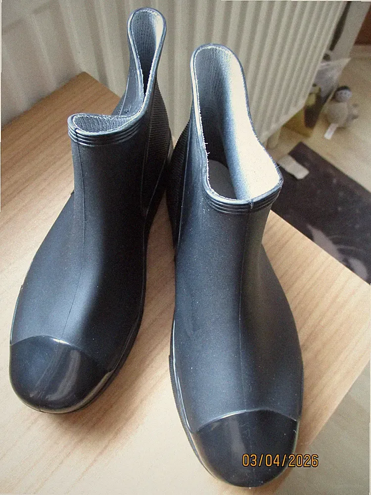 Gummistiefeletten, Gartenschuhe, Regenstiefel, weich und leicht, ungetragen