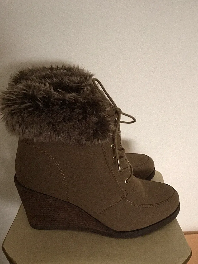 H&M Wedges - Schuhe Stiefel Gr. 41 Fellbesatz hellbraun zum schnüren Warm Neu