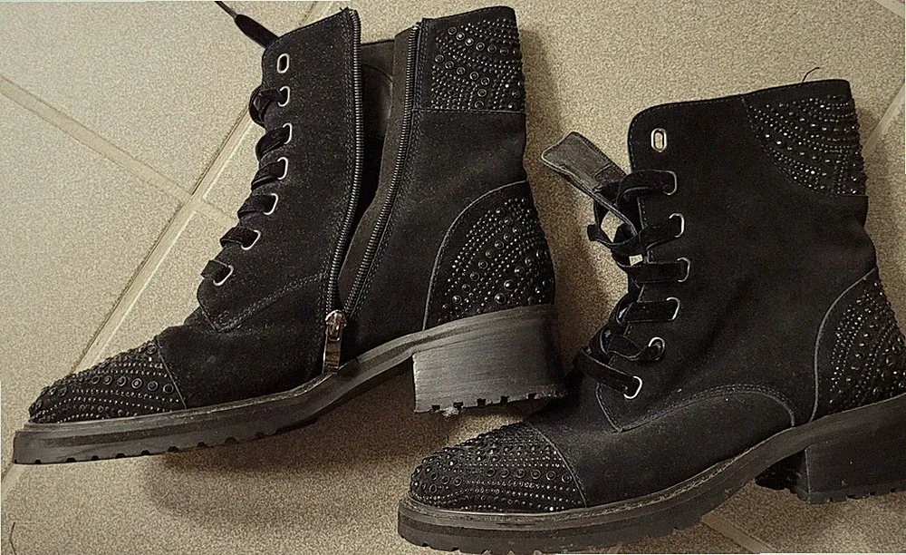 Halbstiefel Echt Leder schwarz mit Nieten