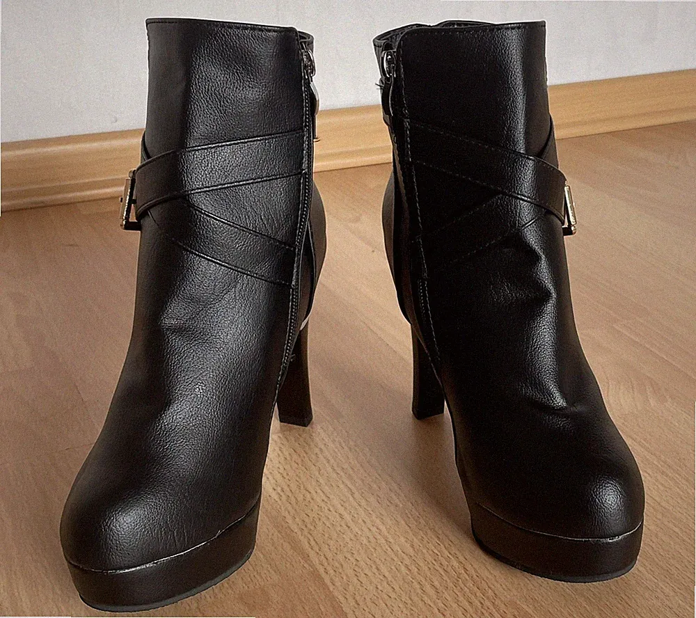High Heels Stiefeletten 12cm Absatz & Plateau Größe 37/38 ungetragen - neuwertig