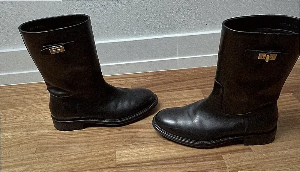 Hugo Boss Damen Stiefel Gr. 40 Leder Innen Fell. Preis 550€.