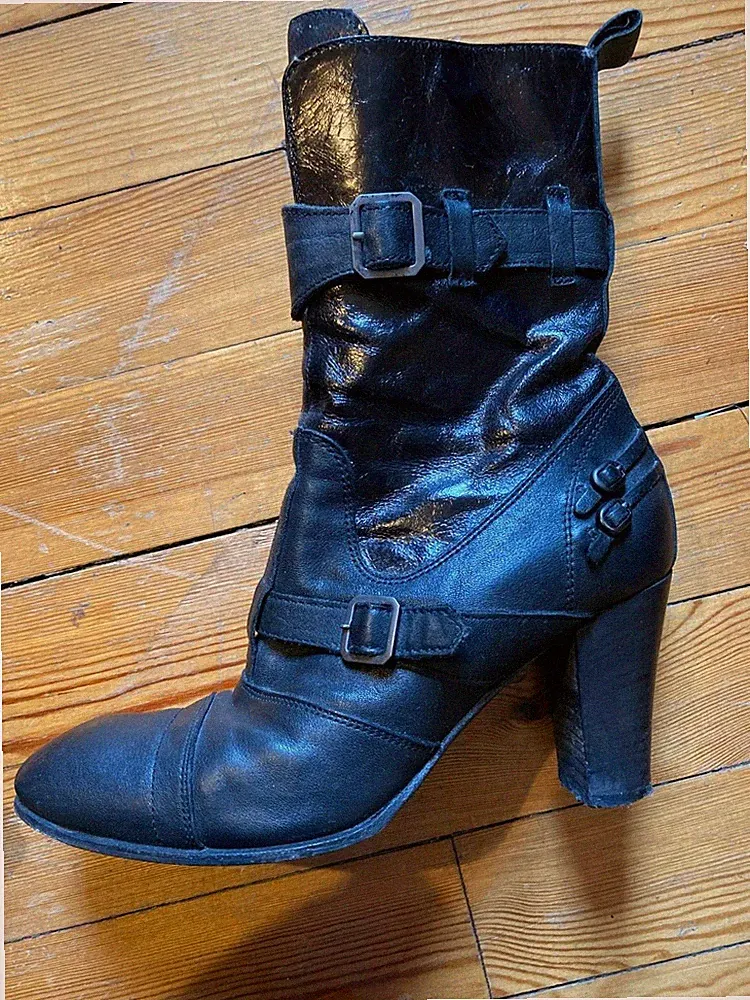 Hugo Boss Stiefel 37, Echt Glattleder, schwarz, einmal getragen, Schnallen