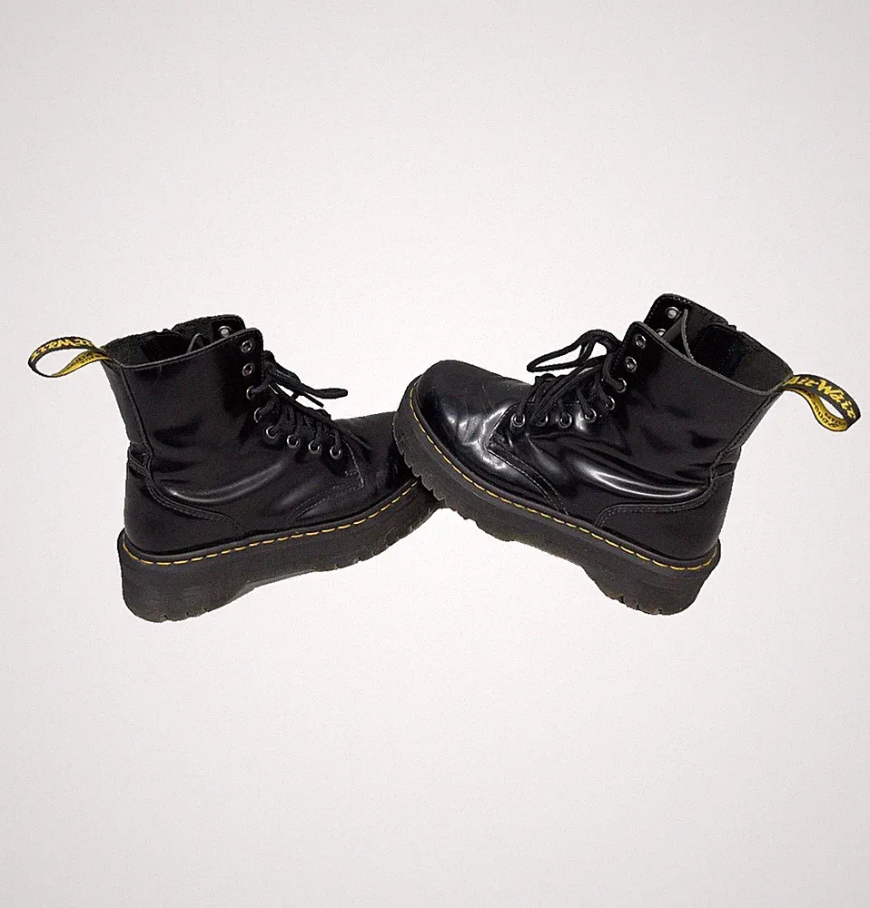 Jadon Stiefel Damen Dr. Martens Plateau Sohle; Gr. 39 EU; Schwarz; Gut