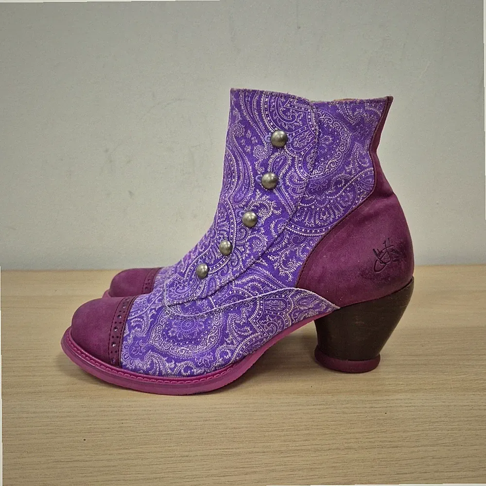 John Fluevog Venables lila Paisley Bootie Wildleder Leder Stiefel UK 7,5 US 9,5
