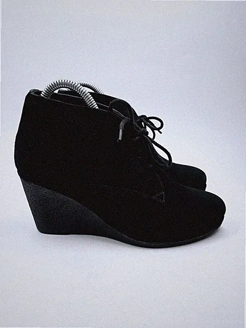 JOHN LEWIS STIEFELETTEN MIT KEILABSATZ SCHWARZ WILDLEDER GRÖßE UK 5 TOP ZUSTAND