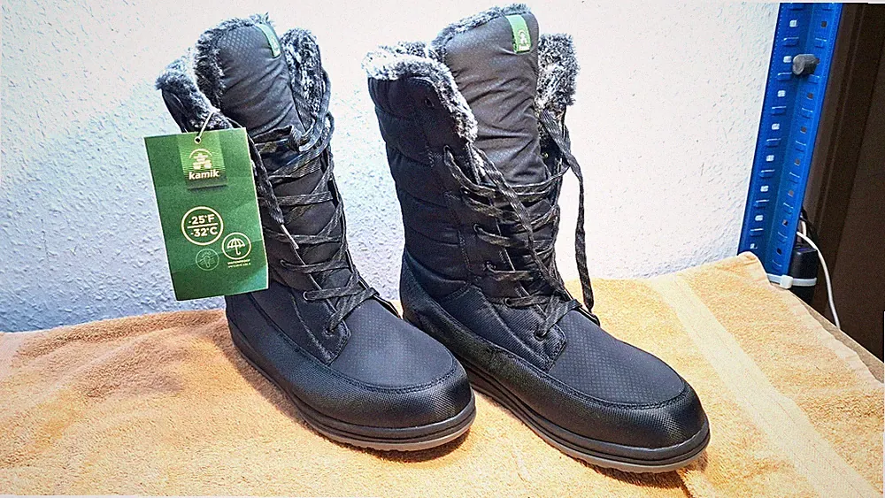 Kamik Damen Winterstiefel Stiefel Schwarz Gr. 42 wie NEU, UNGETRAGEN NP 95,00 €