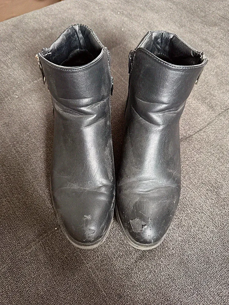KYLA Damen Stiefeletten Ankle Boots Schwarz Gr 39 Biker Look Schnalle SnakePrint