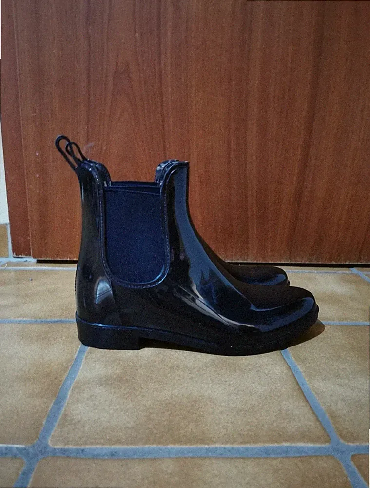 Lack Chelsea Boots Regenstiefel knöchelhohe Gummistiefel schwarz Gr. 39