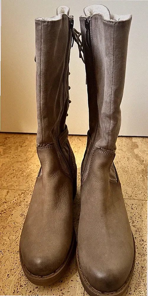 Langschaft-Stiefel von Tamaris in der Größe 38.