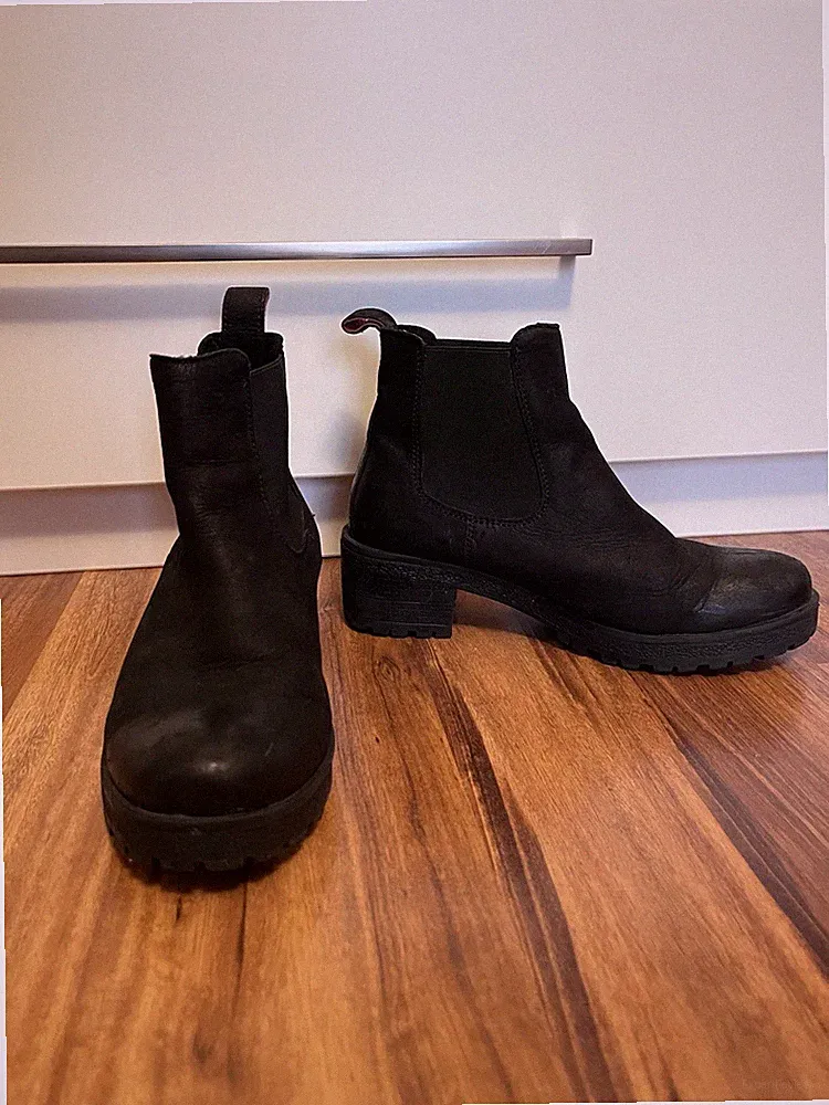 Lasocki Chelsea Ankle Boots 35 schwarz Blockabsatz Plateau Profil Sohle super 1A