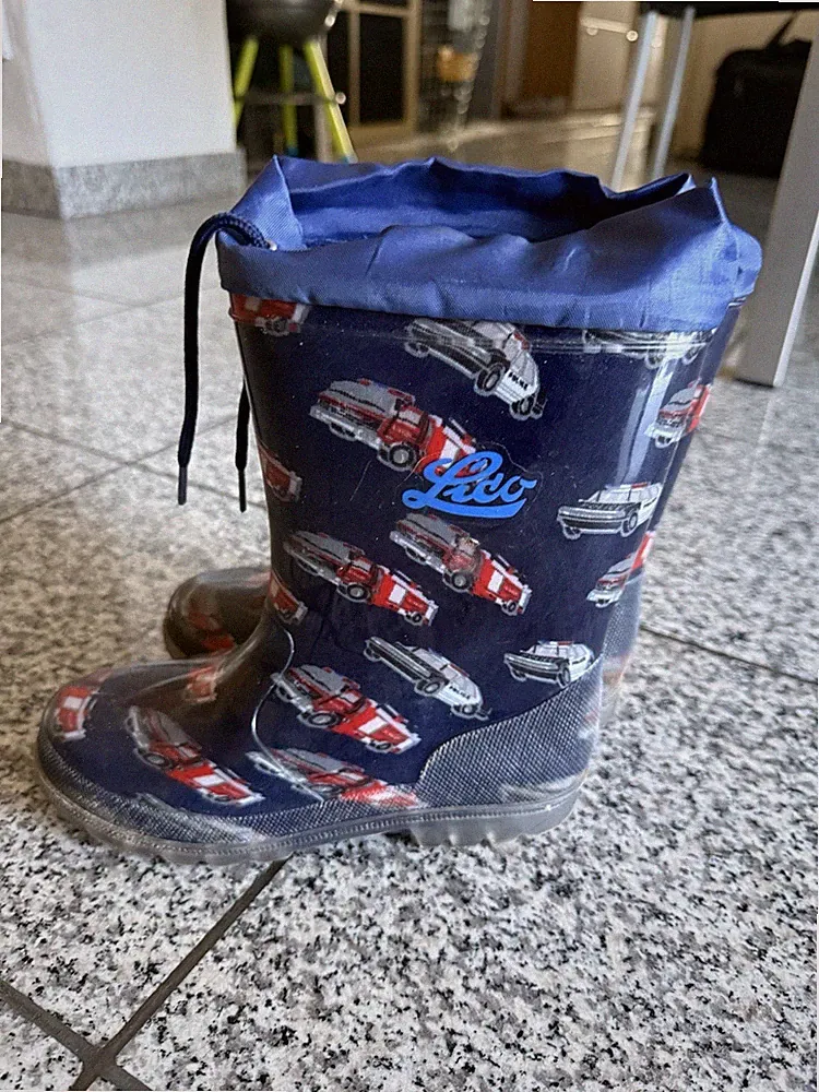Lico Jungen Gummistiefel blau Fahrzeuge wasserdicht Zugband Größe 32 LED leucht