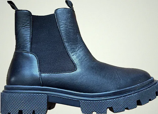 LOOKS by W. JOOP Chelsea-Boot Leder Fb. Schwarz Größe 41 -NEU!