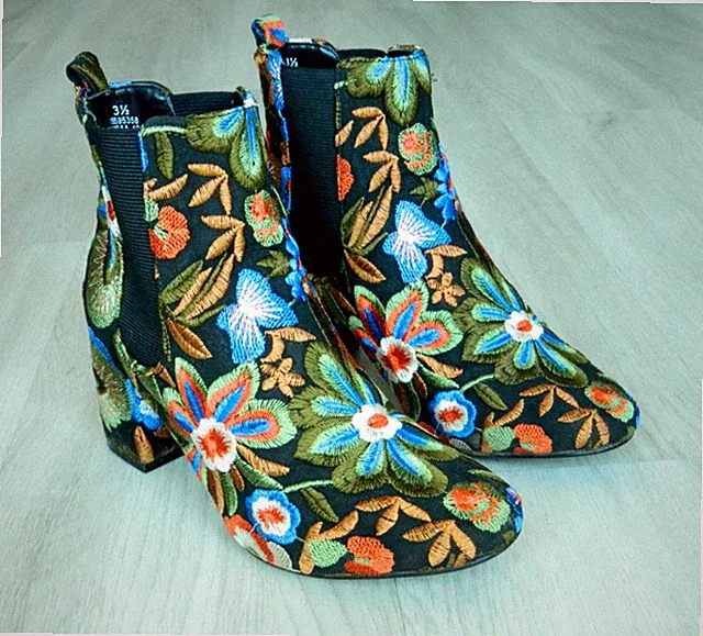 M&S Collection Damen Stiefeletten mit Absatz schwarz geblümt Gr. 3,5 / 36
