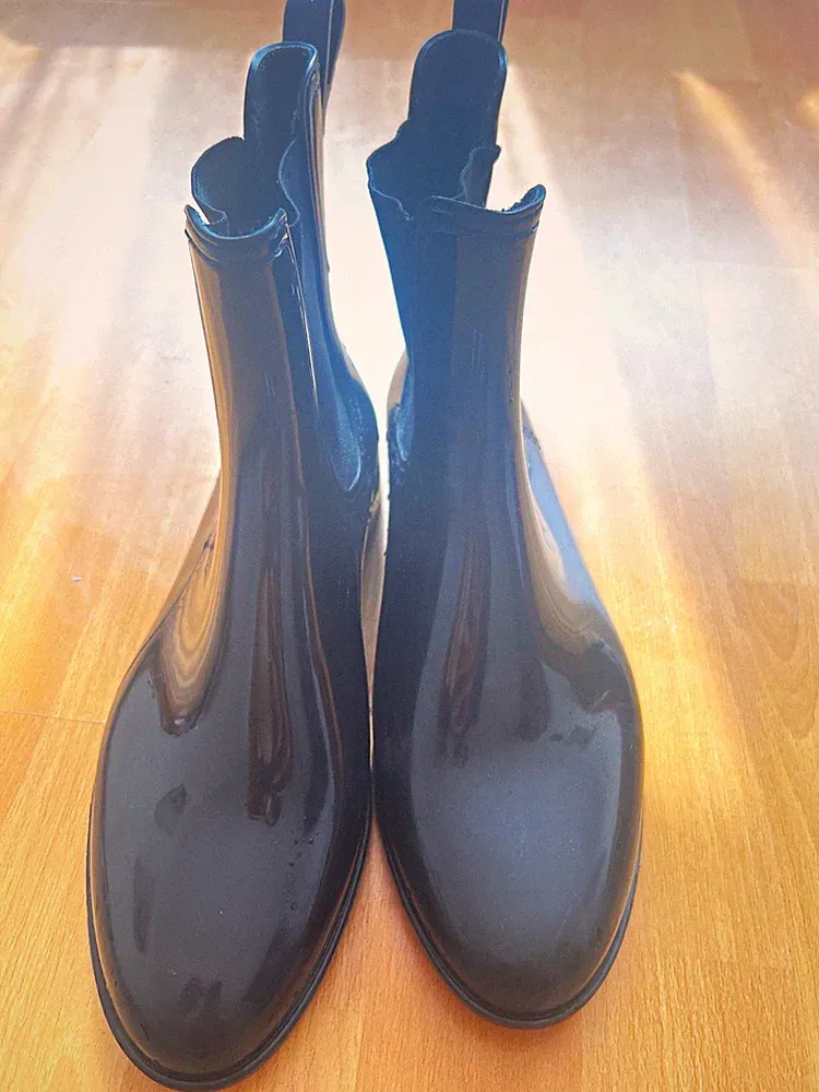 Made in Italy Damen Chelsea Gummistiefeletten Schwarz glänzend EU39 flach