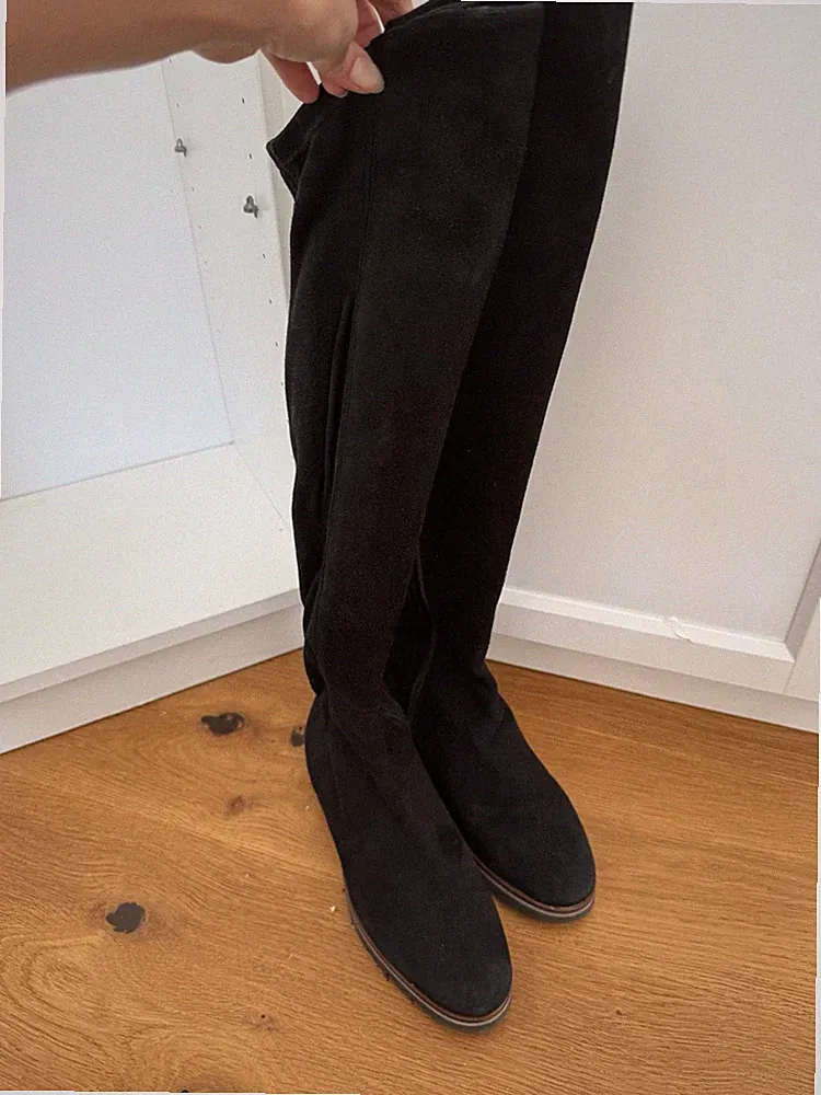MARIPÉ schwarze Overknee-Stiefel Gr. 38 Wildleder wie NEU!