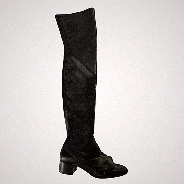Marke: N°21 Was: Overknee Stiefel Größe 40 9 Zustand neu besohlt Farbe schwarz