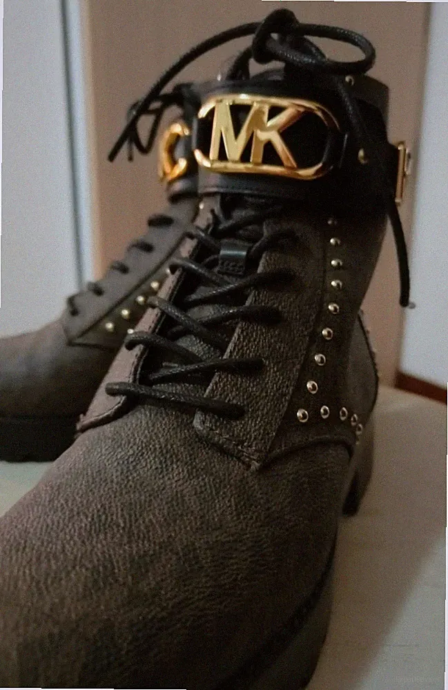 Micheal Korse *Stiefeletten/Amphibien Modell Kincaid Logo Studded Combat Boot