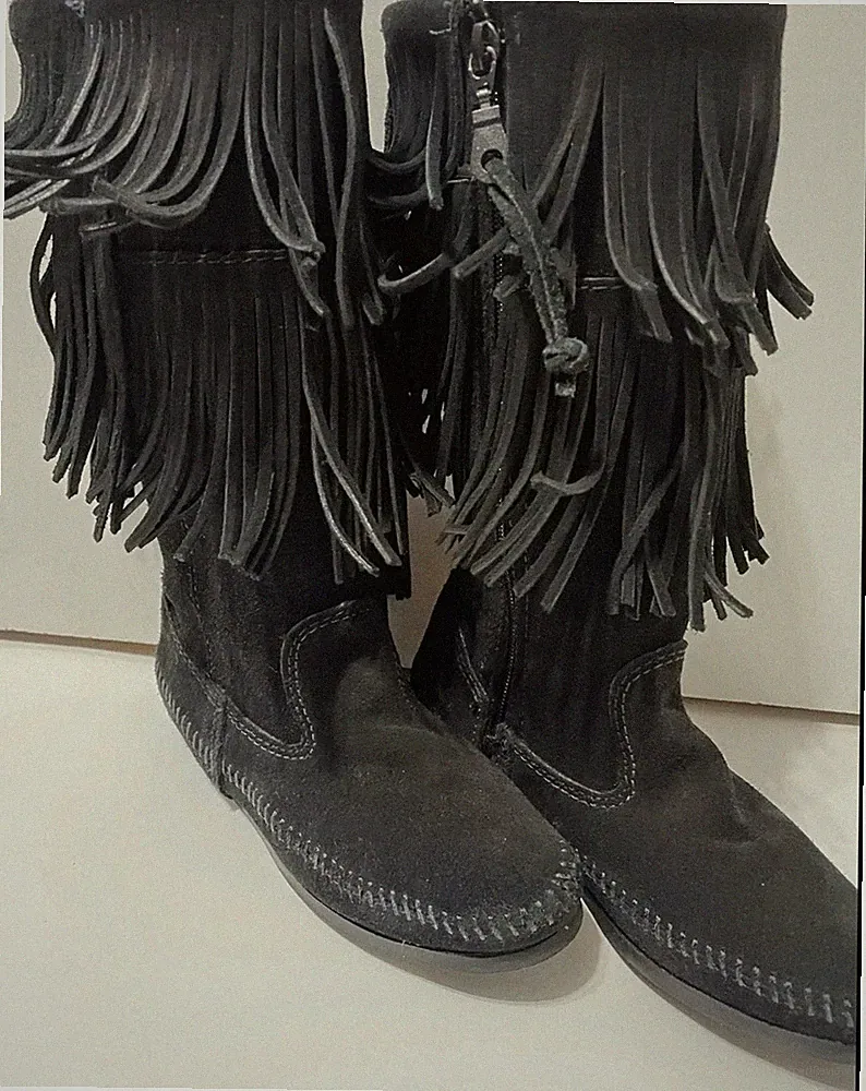 Minnetonka 39/40 (9) Moccasin-Indianer Stiefel, Fransen, Festes Fußbett,...