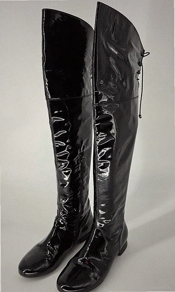 Missouri Overknee Stiefel aus Lackleder, flach, in schwarz Gr. 40
