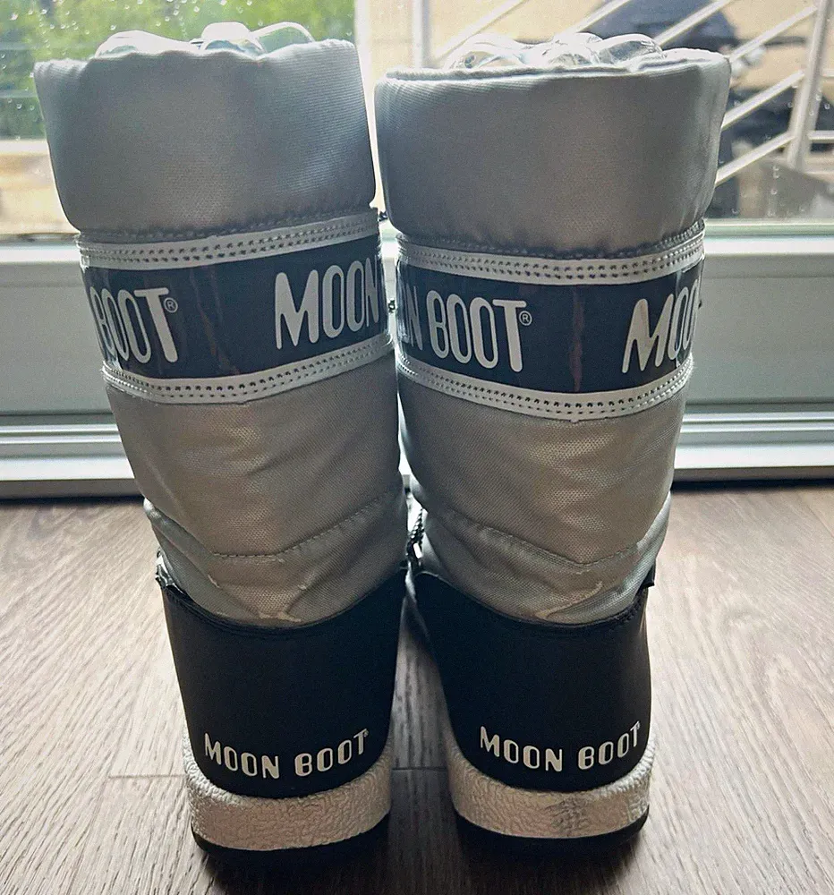 Moon Boot Damen Schneestiefel gefüttert Kunstpelz Schnürung silber/schwarz EU 36