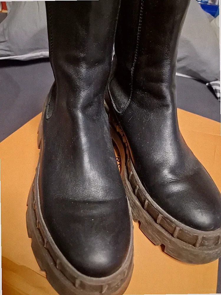 mrs hugs Boot