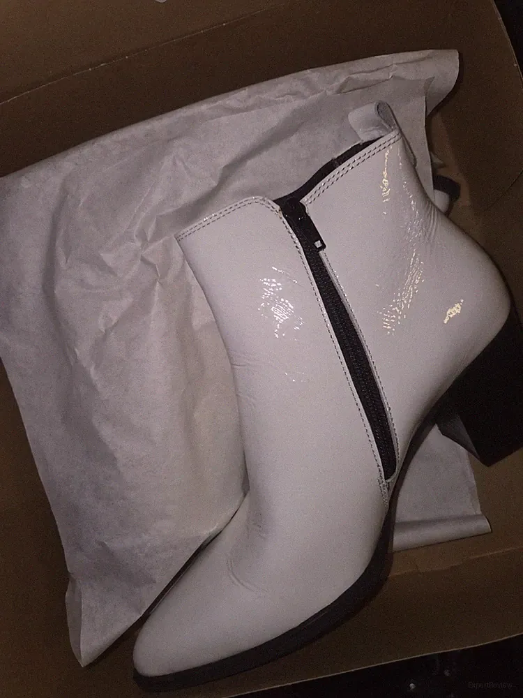 Nagelneue Weiße Stiefeletten von Gabor Gr 6 39 Lackleder Top Zustand