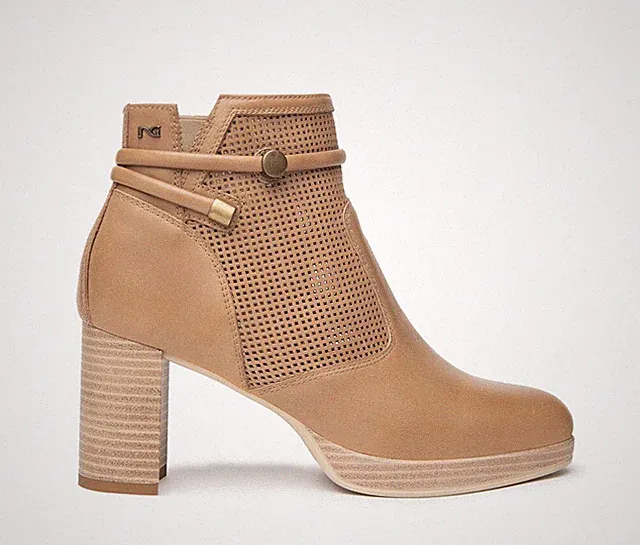 Nero Giardini Größe 36. Lederstiefeletten beige Leder. Absatz 8 Cm.