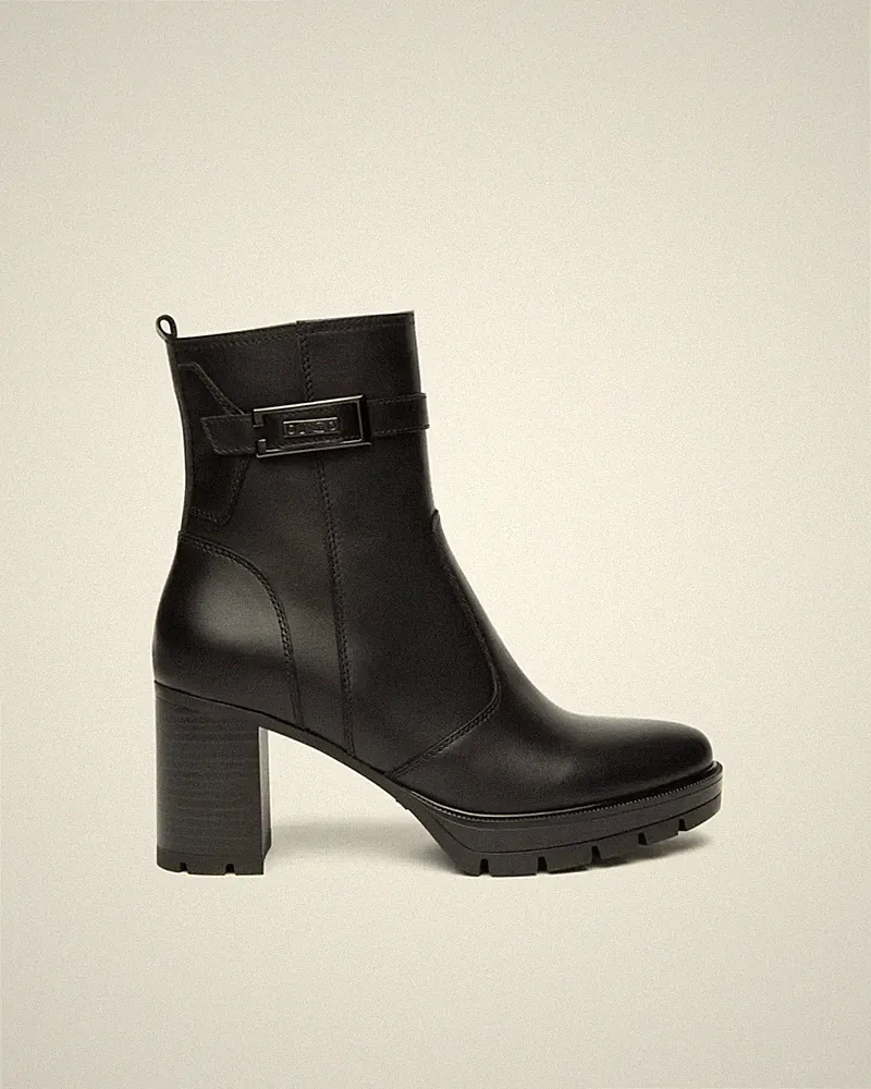 Nero Giardini Nummer 39. Amphibienstiefeletten Leder schwarz Absatz 8 cm. I514852D