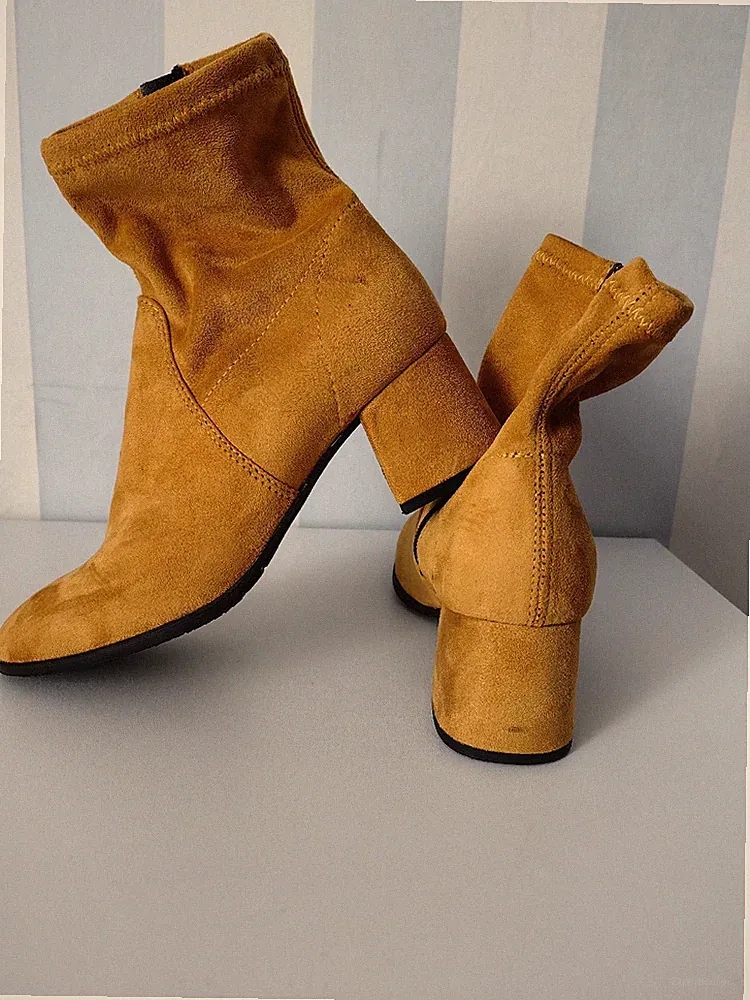 Neu Echt Leder Damen Schuhe TAMARIS,Größe 37,weichleder Halbstiefel, Höhe...