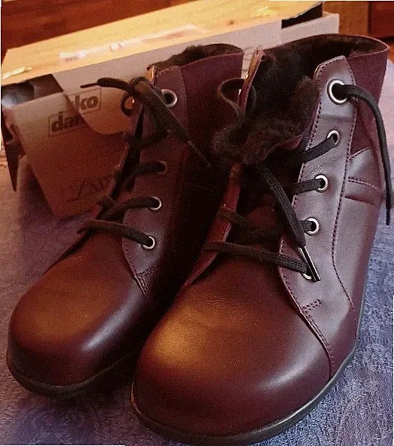 Neu Ladysko Gr. 41 Winter Boots mit Fell Gefüttert - Dunkelrot