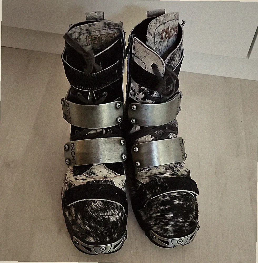 New Rock Bikerstiefel Knöchel schwarz/silber Animal-Print Metall Gr. 43